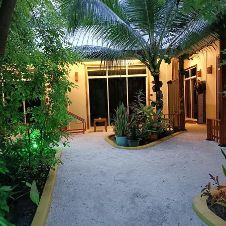Manta Dhangethi Exterior photo
