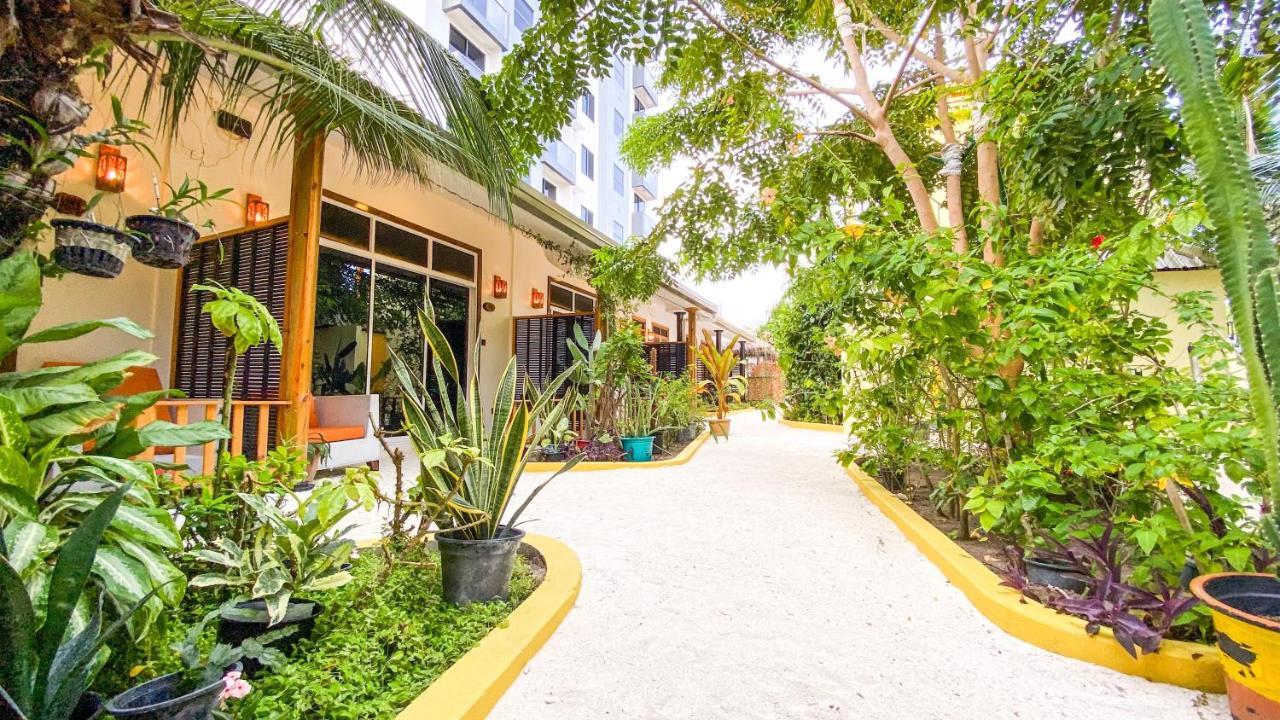 Manta Dhangethi Exterior photo