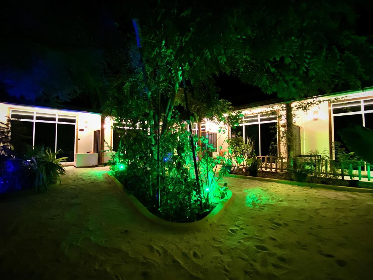 Manta Dhangethi Exterior photo