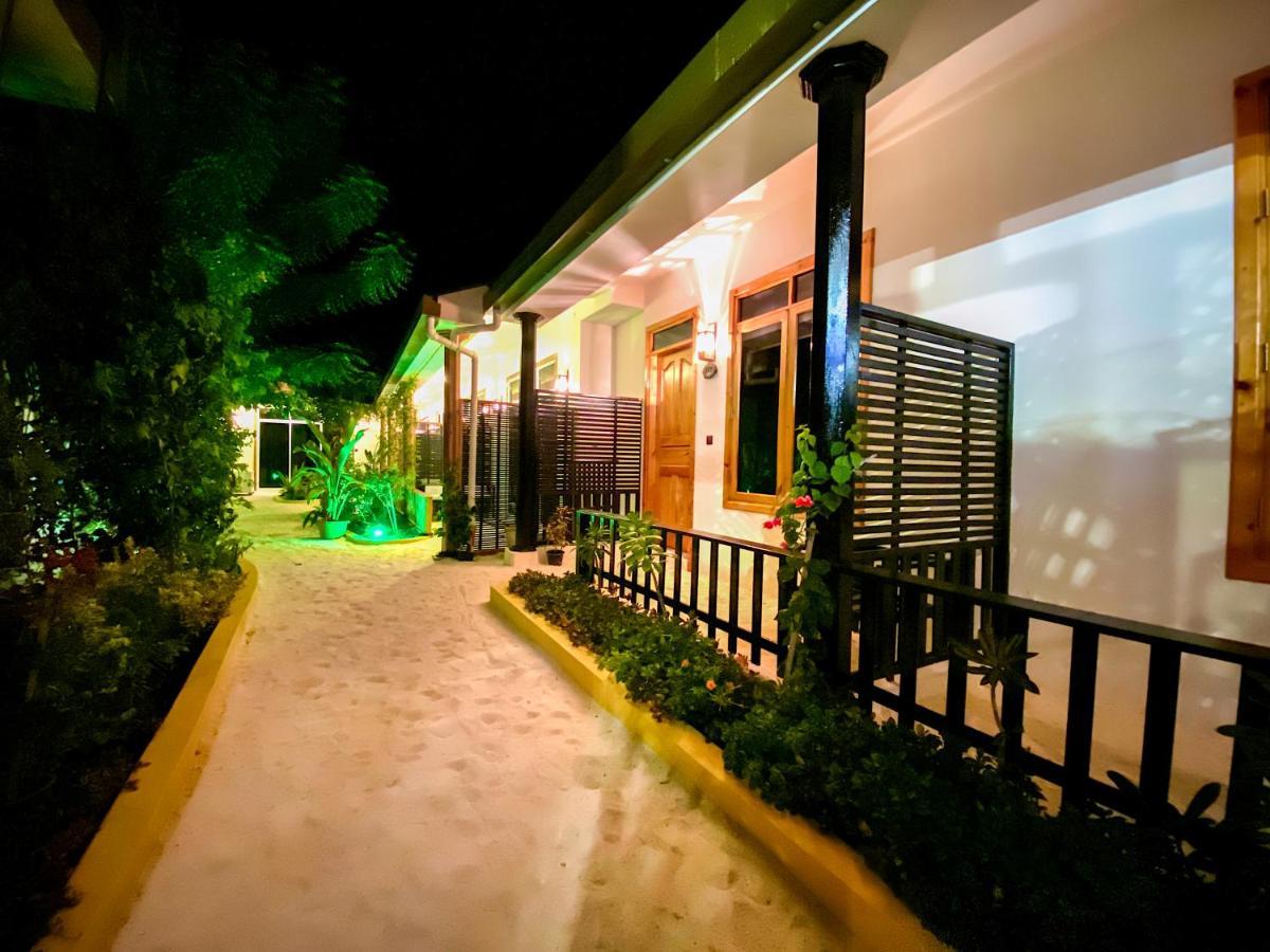Manta Dhangethi Exterior photo