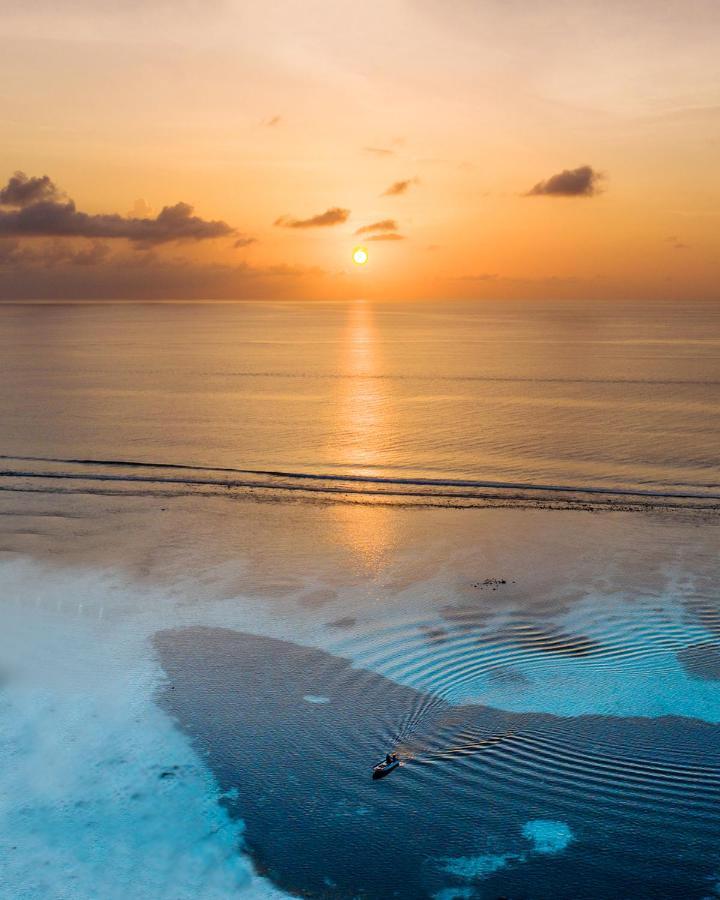 Manta Dhangethi Exterior photo