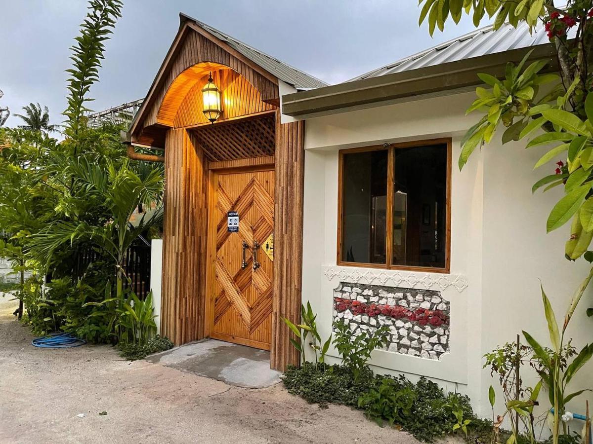 Manta Dhangethi Exterior photo