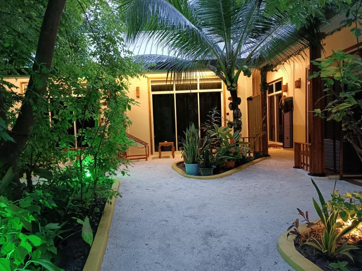 Manta Dhangethi Exterior photo